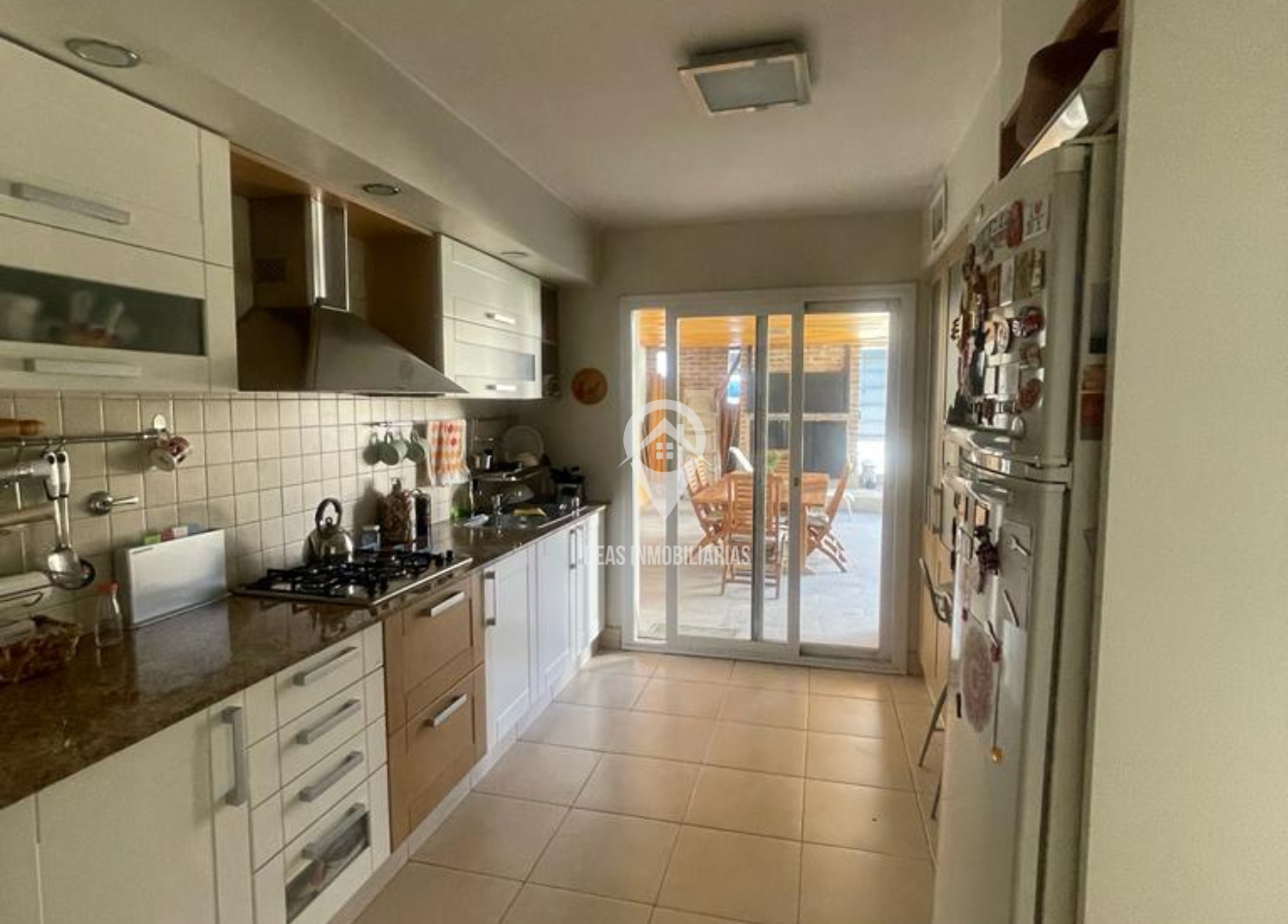 ¡Casa Exclusiva en Venta en B° Santa Genoveva, Ciudad de Neuquen!