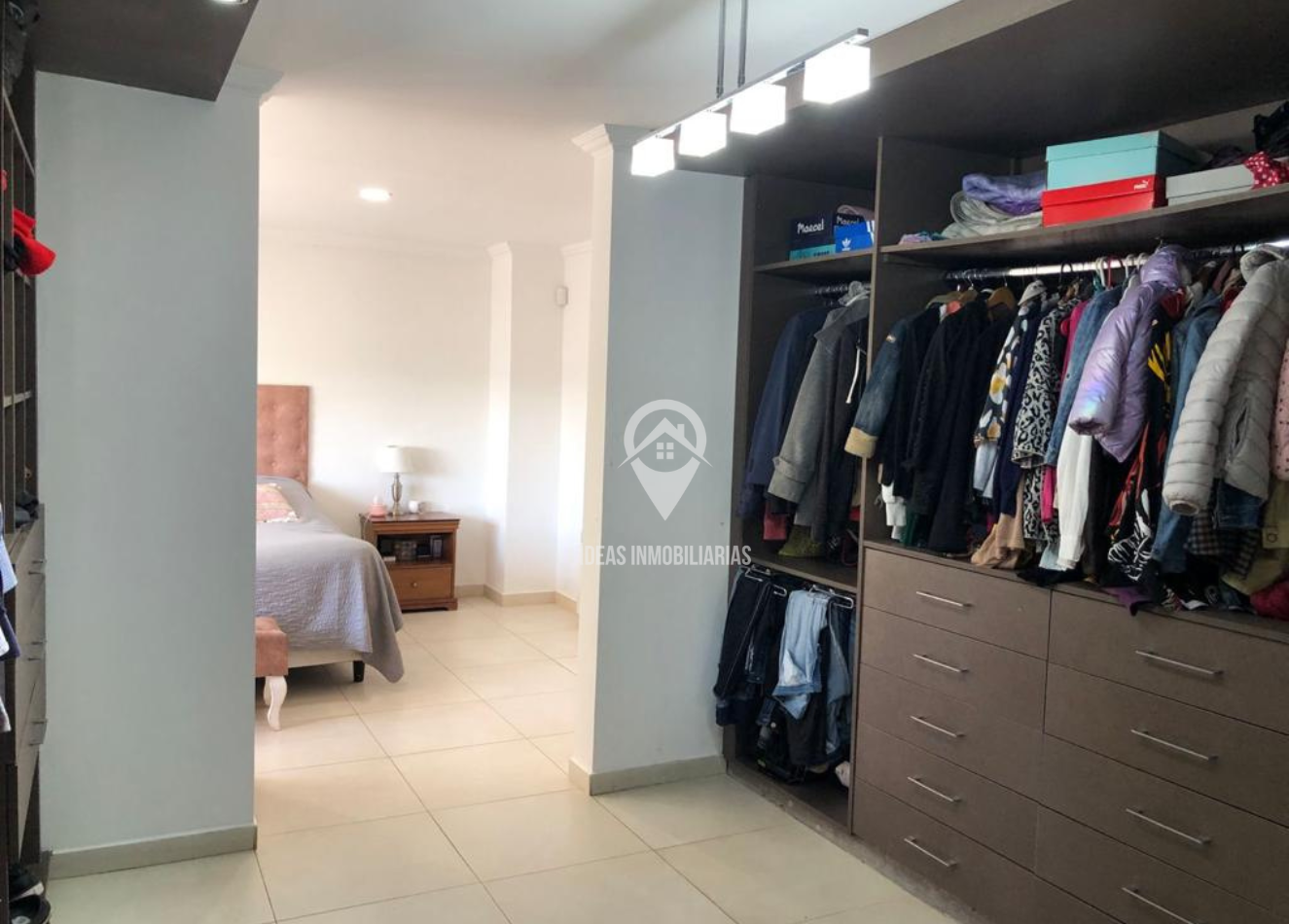 Casa de Lujo en Venta - Calle Loncopue 1400