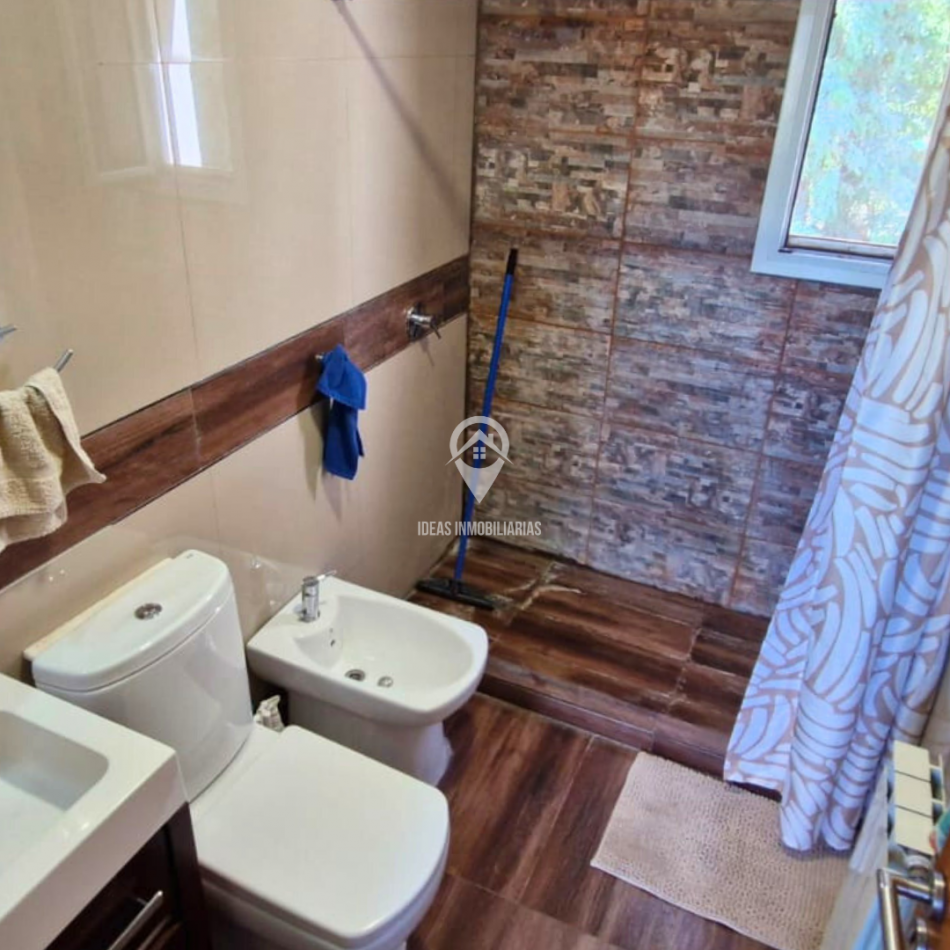 Casa en Venta con Pileta y Quincho | Barrio Los Cerezos II, Plottier