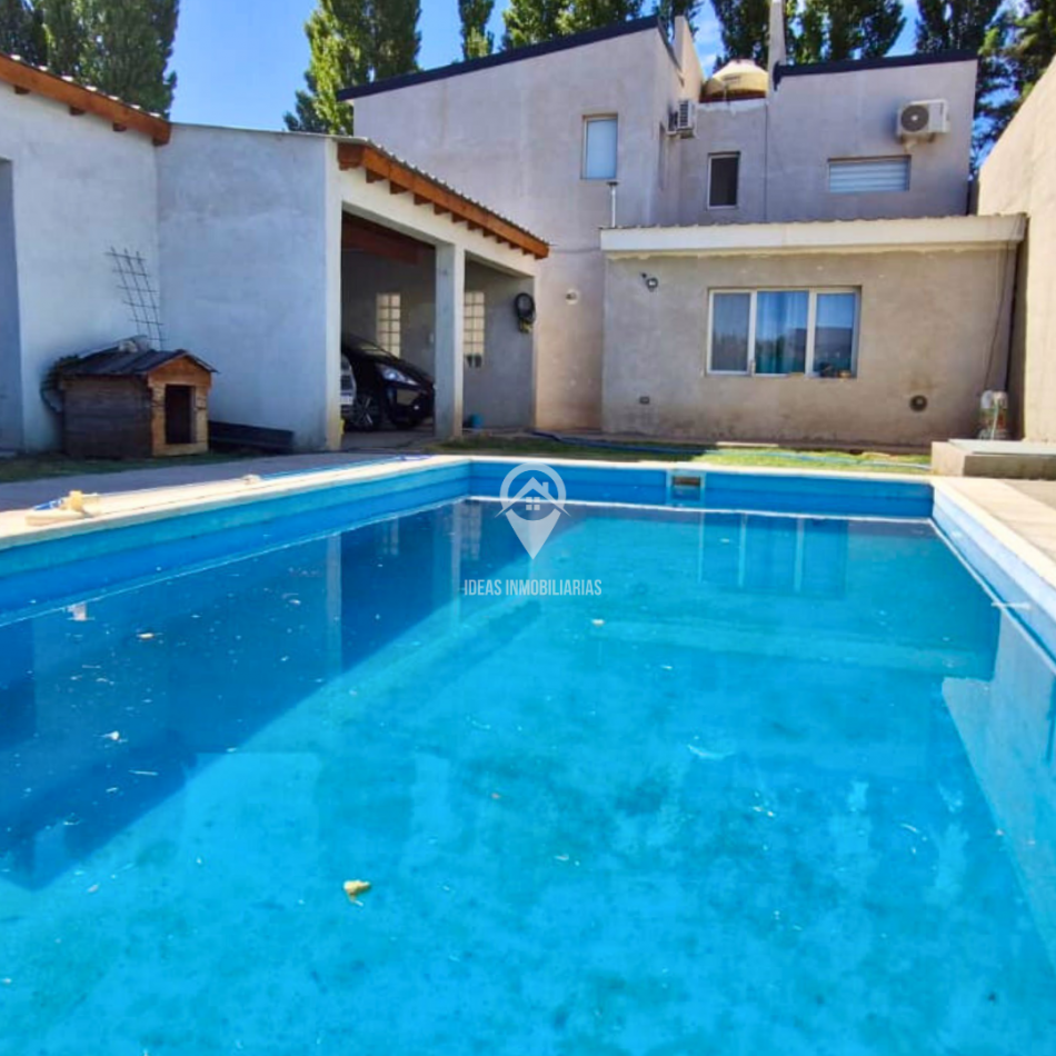 Casa en Venta con Pileta y Quincho | Barrio Los Cerezos II, Plottier