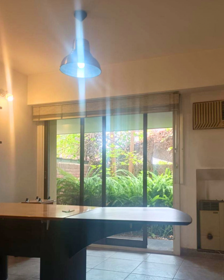 Departamento de 2 Dormitorios con Patio y Cochera | Apto Profesional